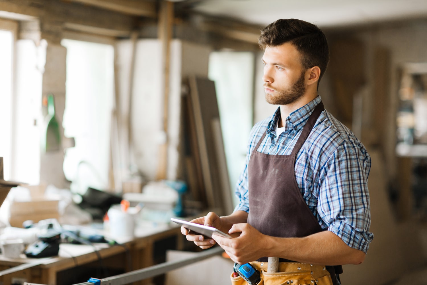 Comment trouver un artisan pour ma terrasse ? Nos conseils